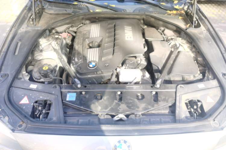 Used BMW 5 Series 2010 523Li Luxury Model Engine Bay