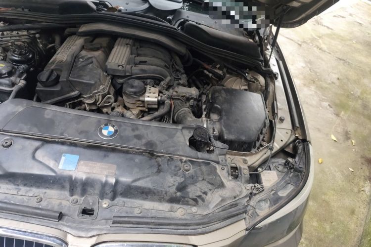 Used BMW 5 Series 2010 520Li Leading Model Engine Bay Left