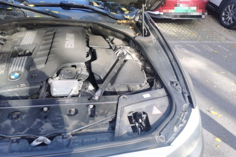 Used BMW 5 Series 2010 523Li Luxury Model Engine Bay Left
