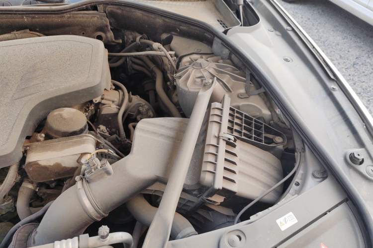 Used BMW 5 Series 2010 520Li Leading Model Engine Bay Left