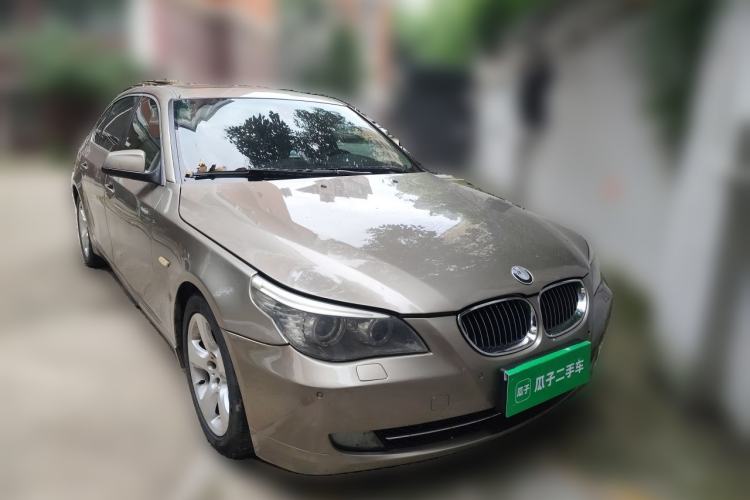 Used BMW 5 Series 2010 520Li Leading Model Front Right 45 Deg