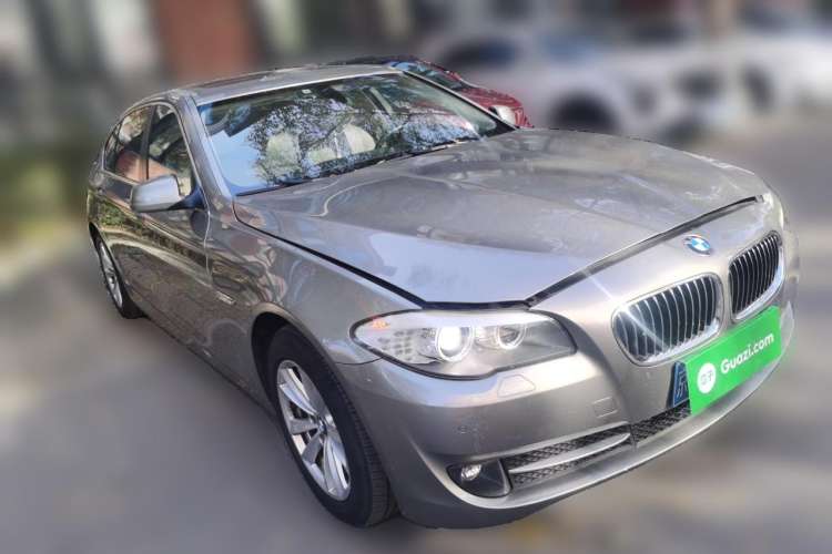 Used BMW 5 Series 2010 523Li Luxury Model Front Right 45 Deg