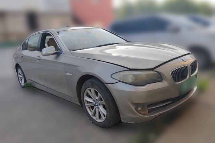 Used BMW 5 Series 2010 520Li Leading Model Front Right 45 Deg