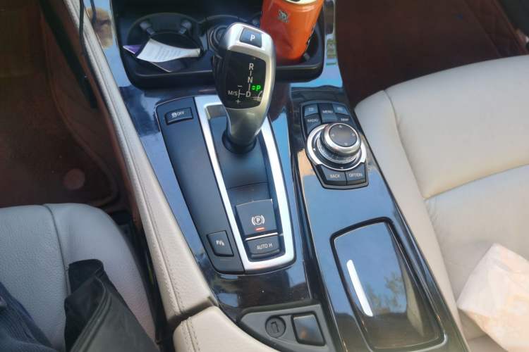 Used BMW 5 Series 2010 523Li Luxury Model Gear Lever