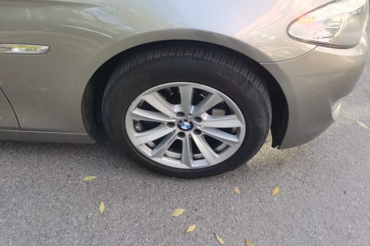 Used BMW 5 Series 2010 523Li Luxury Model Right Front Wheel Hub