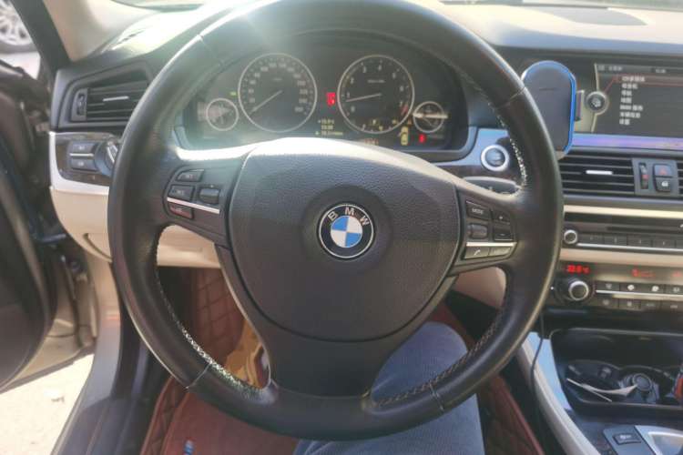 Used BMW 5 Series 2010 523Li Luxury Model Steering Wheel