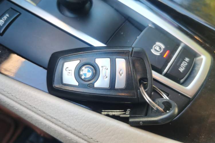 Used BMW 5 Series 2010 523Li Luxury Model Vehicle Key