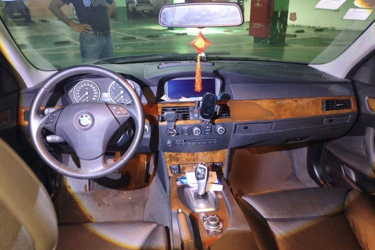 Used BMW 5 Series 2010 530Li Luxury Model Center Console