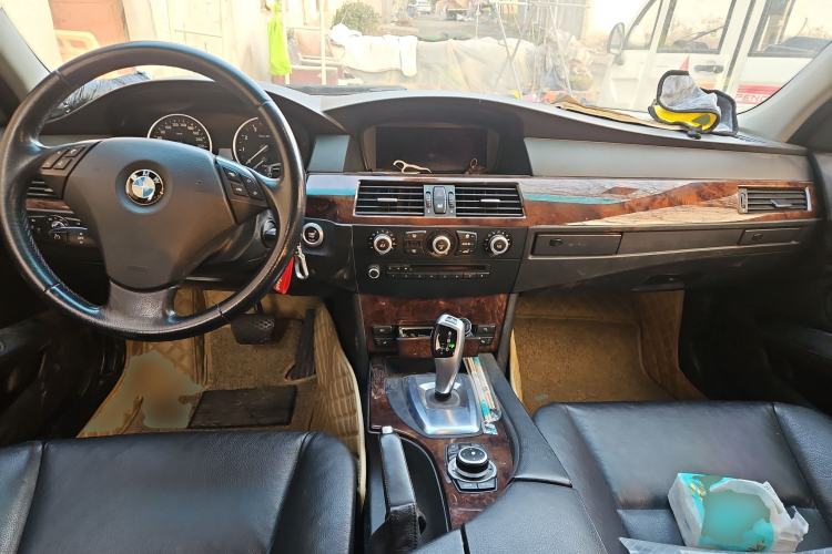 Used BMW 5 Series 2010 530Li Leading Model Center Console