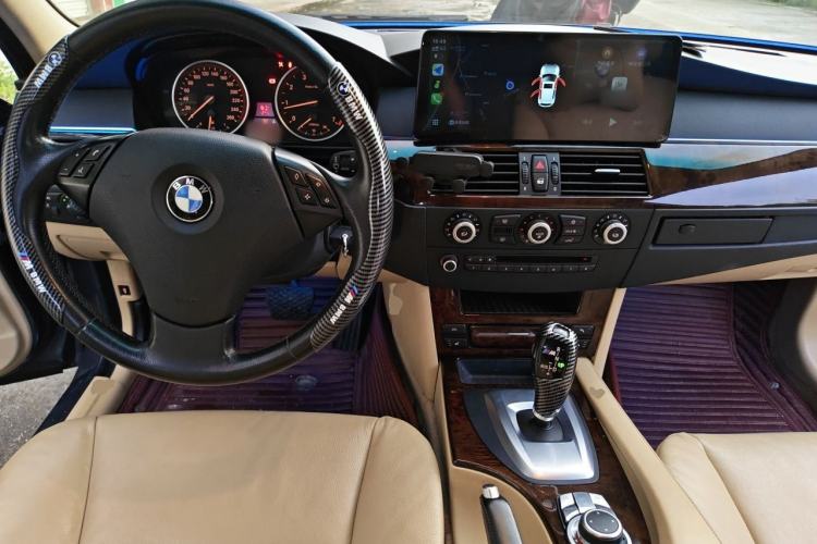 Used BMW 5 Series 2010 523Li Leading Model Center Console