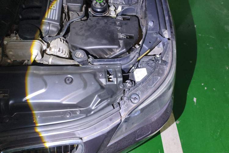 Used BMW 5 Series 2010 530Li Luxury Model Engine Bay Left
