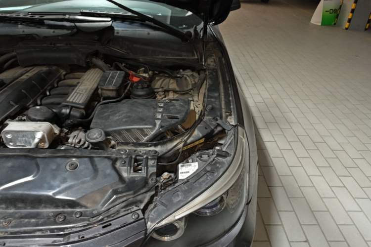 Used BMW 5 Series 2010 523Li Leading Model Engine Bay Left