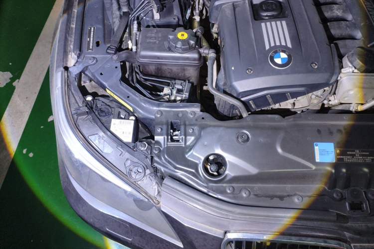Used BMW 5 Series 2010 530Li Luxury Model Engine Bay Right