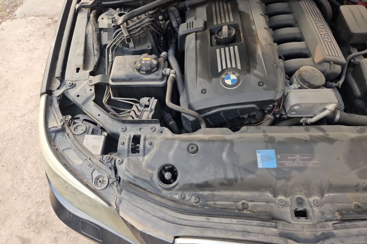 Used BMW 5 Series 2010 530Li Leading Model Engine Bay Right