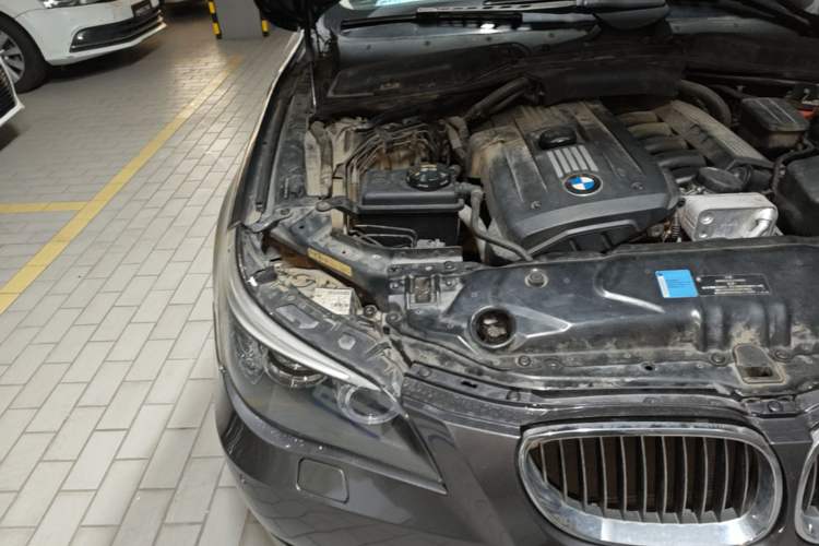 Used BMW 5 Series 2010 523Li Leading Model Engine Bay Right