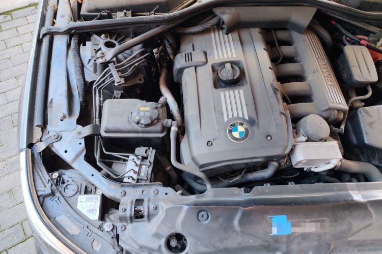 Used BMW 5 Series 2010 523Li Leading Model Engine Bay Right