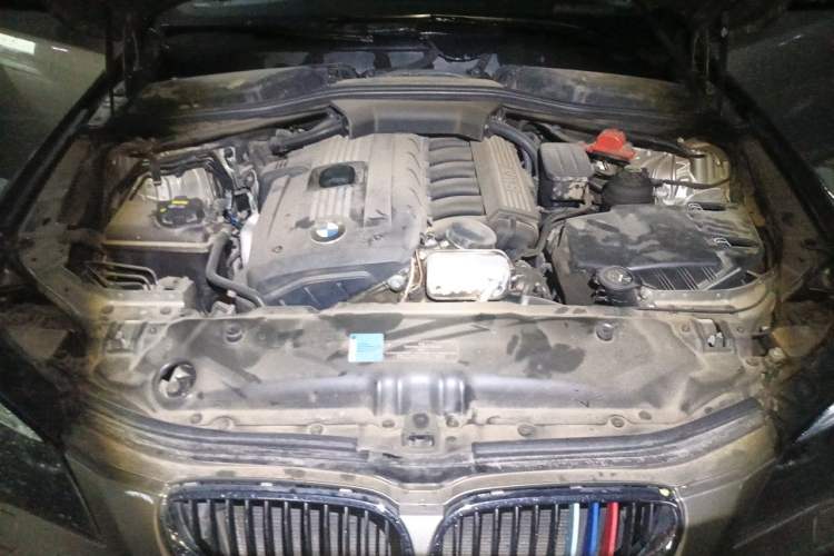 Used BMW 5 Series 2010 523Li Leading Model Engine Bay