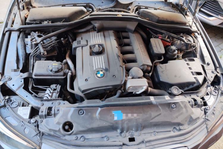 Used BMW 5 Series 2010 523Li Leading Model Engine Bay
