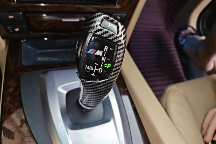 Used BMW 5 Series 2010 523Li Leading Model Gear Lever