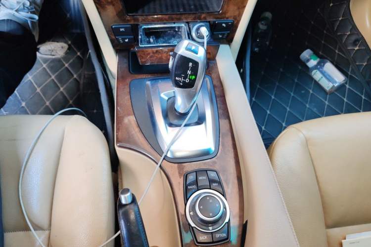 Used BMW 5 Series 2010 523Li Leading Model Gear Lever