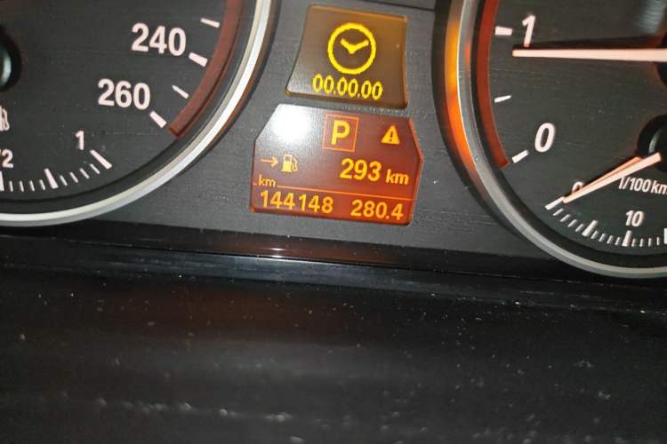 Used BMW 5 Series 2010 523Li Leading Model Odometer Close Up