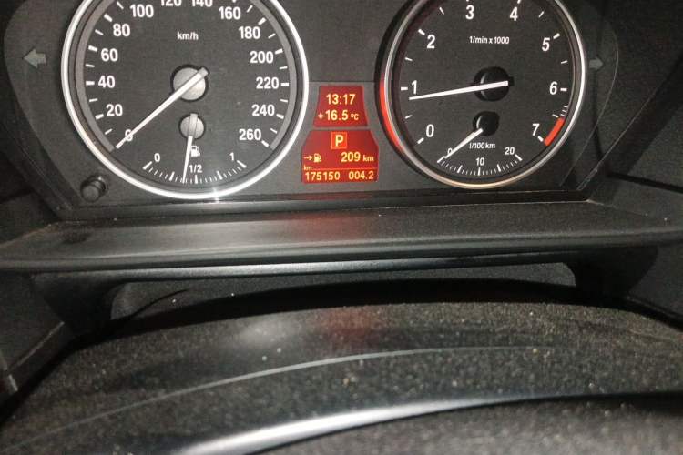 Used BMW 5 Series 2010 523Li Leading Model Odometer Close Up
