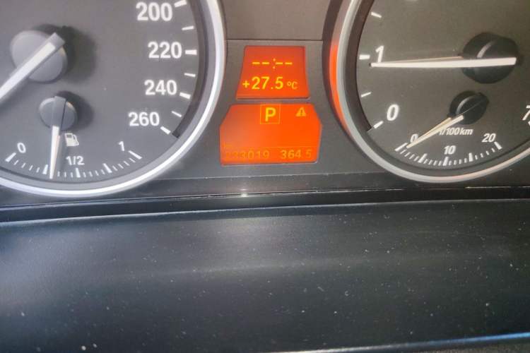 Used BMW 5 Series 2010 523Li Leading Model Odometer Close Up
