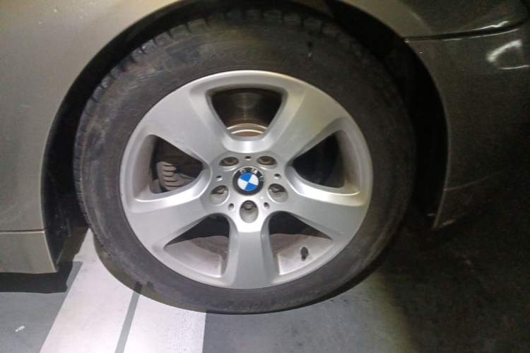 Used BMW 5 Series 2010 523Li Leading Model Right Front Wheel Hub