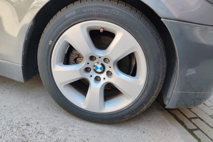 Used BMW 5 Series 2010 523Li Leading Model Right Front Wheel Hub