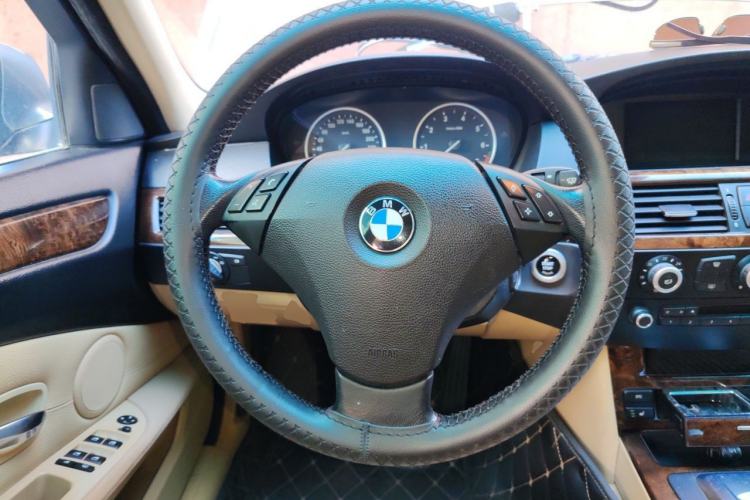 Used BMW 5 Series 2010 523Li Leading Model Steering Wheel