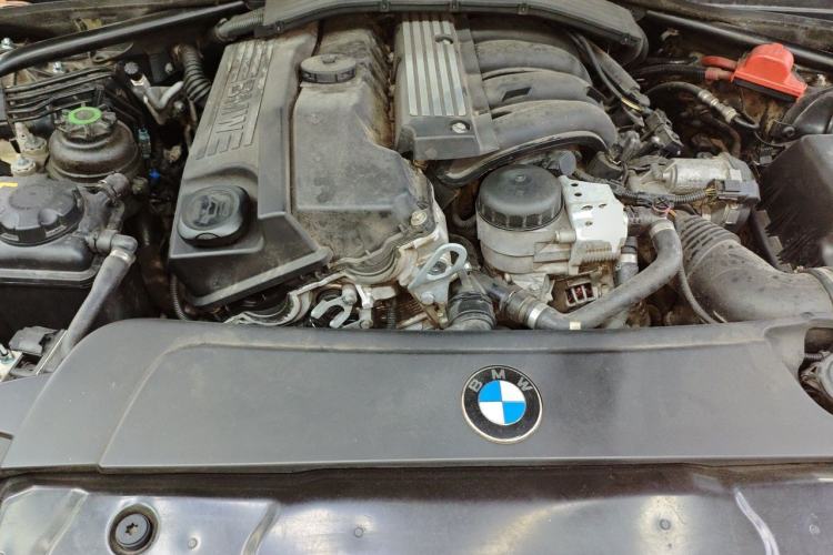 Used BMW 5 Series 2010 520Li Leading Model Engine Bay
