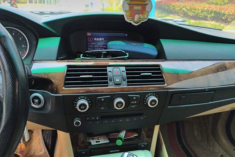 Used BMW 5 Series 2010 523Li Leading Model Audio And AC Panel