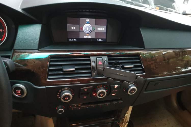 Used BMW 5 Series 2010 520Li Luxury Model Audio And AC Panel