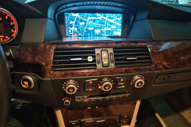 Used BMW 5 Series 2010 530Li Leading Model Audio And AC Panel