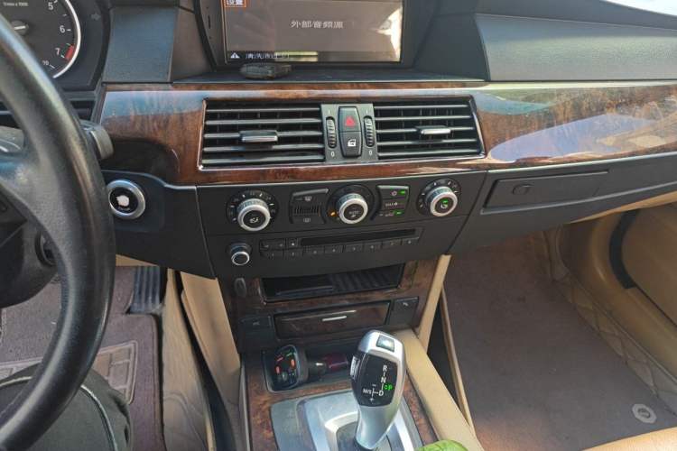 Used BMW 5 Series 2010 520Li Luxury Model Audio And AC Panel