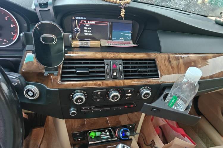 Used BMW 5 Series 2010 530Li Luxury Model Audio And AC Panel