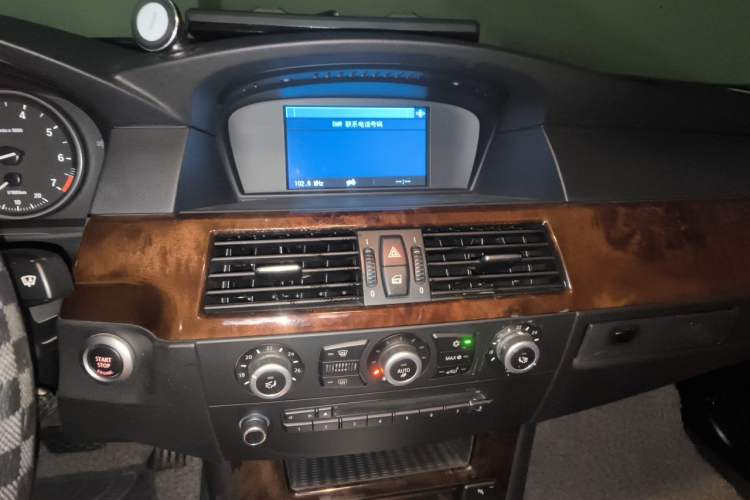 Used BMW 5 Series 2010 523Li Standard Edition Audio And AC Panel
