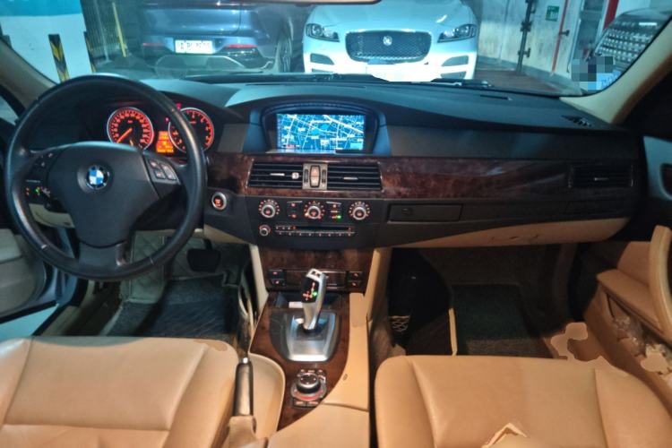 Used BMW 5 Series 2010 530Li Leading Model Center Console