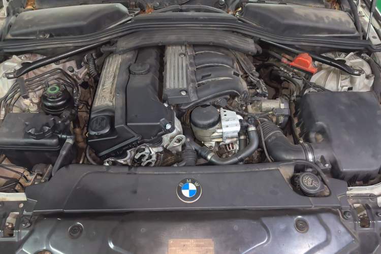 Used BMW 5 Series 2010 520Li Leading Model Engine Bay