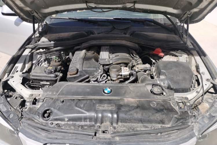 Used BMW 5 Series 2010 520Li Luxury Model Engine Bay
