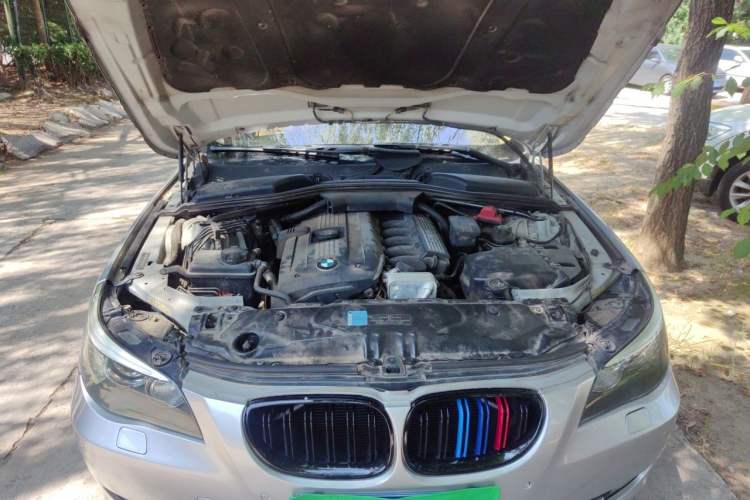 Used BMW 5 Series 2010 530Li Luxury Model Engine Bay