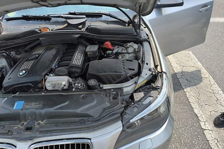 Used BMW 5 Series 2010 523Li Leading Model Engine Bay Left