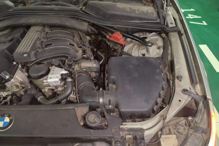Used BMW 5 Series 2010 520Li Leading Model Engine Bay Left