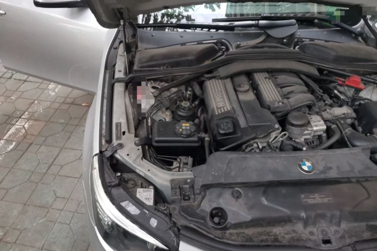 Used BMW 5 Series 2010 520Li Luxury Model Engine Bay Right