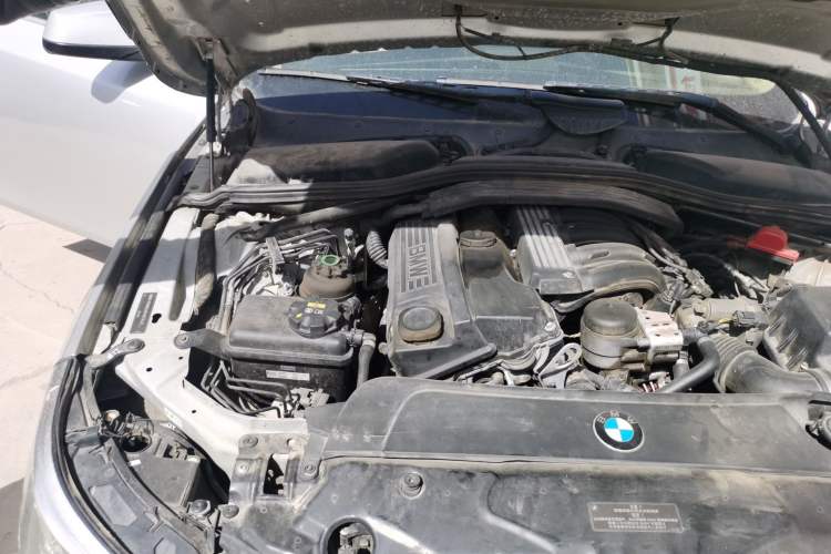 Used BMW 5 Series 2010 520Li Luxury Model Engine Bay Right