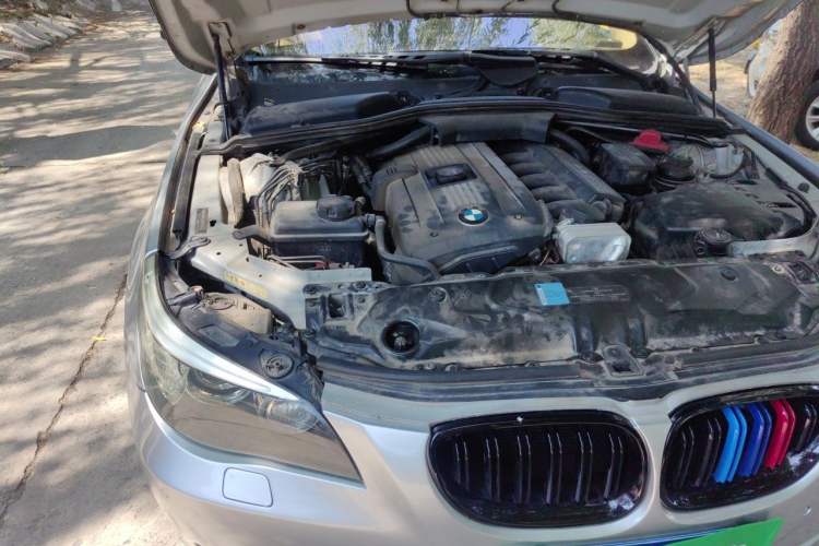 Used BMW 5 Series 2010 530Li Luxury Model Engine Bay Right