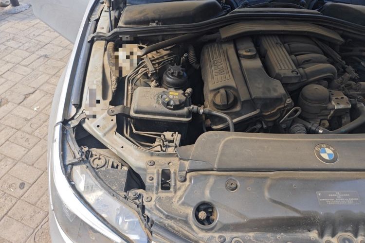 Used BMW 5 Series 2010 520Li Luxury Model Engine Bay Right