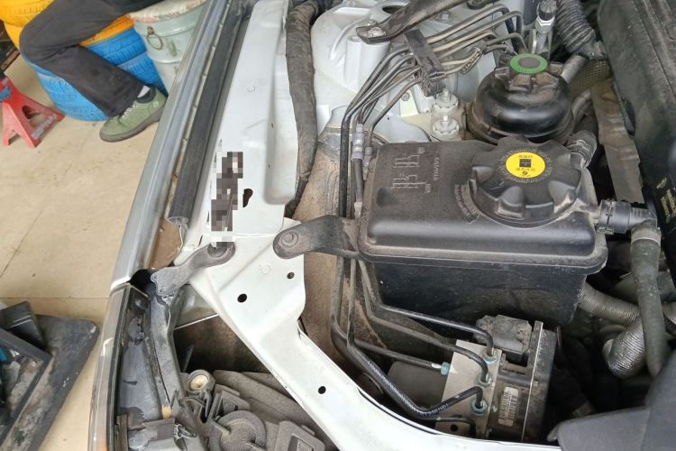 Used BMW 5 Series 2010 520Li Luxury Model Engine Bay Right