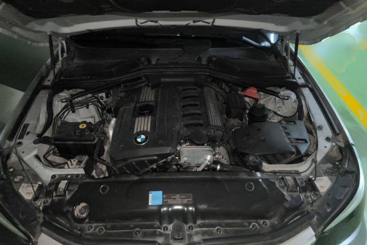 Used BMW 5 Series 2010 523Li Standard Edition Engine Bay