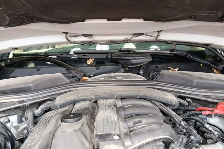 Used BMW 5 Series 2010 520Li Luxury Model Engine Bay